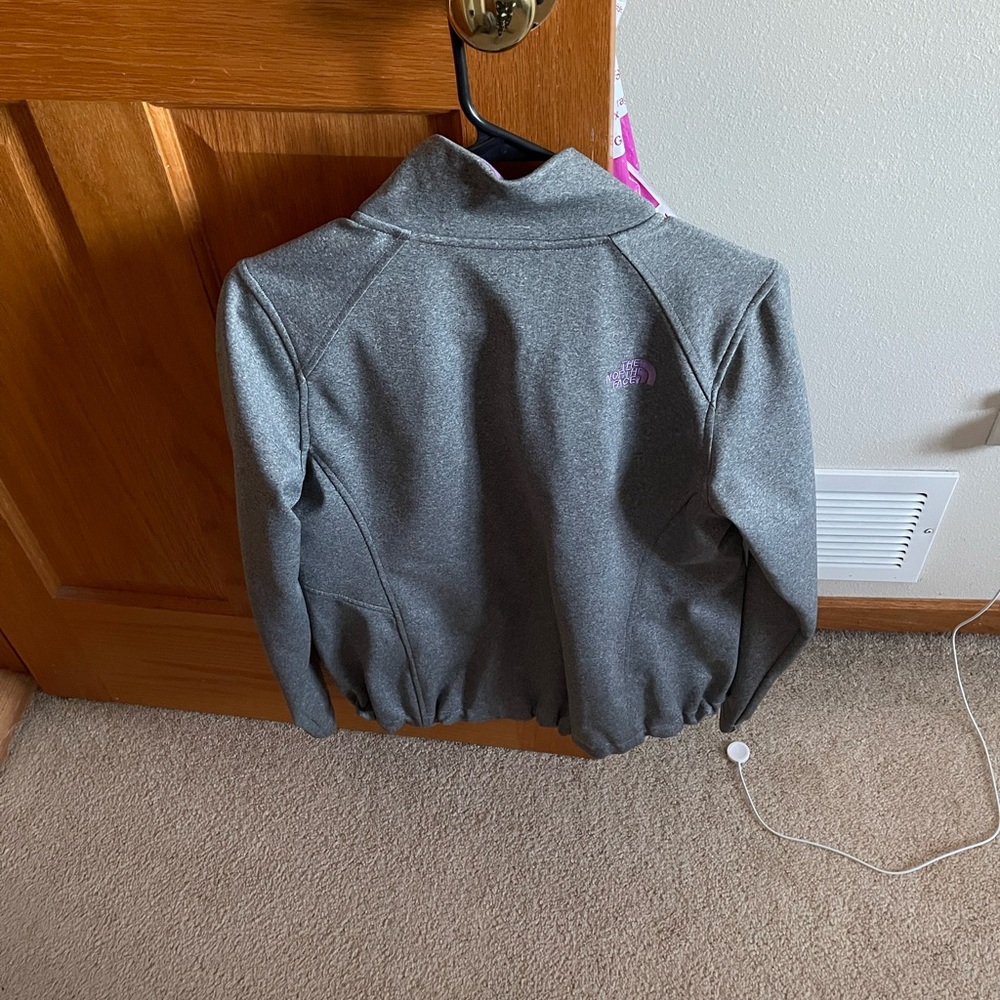 Like new Northface women’s japes jacket.